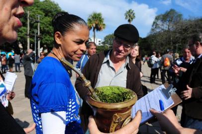  

PORTO ALEGRE-RS- BRASIL- 26/05/2013 11:00HS- Marina Silva faz caminhada pela Redenção, buscando apoiadores no RS para o novo partido Rede Solidariedade. José Otacílio Kiraly  conversou com Marina Silva. FOTO FERNANDO GOMES/ZERO HORA.