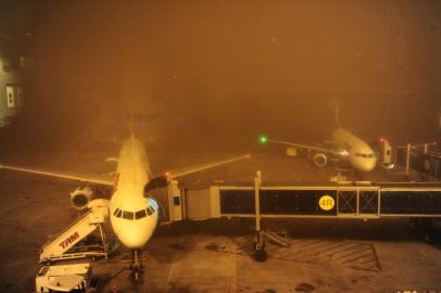  

Manhã de neblina na Capital fecha o Salgado Filho.