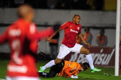  

CAXIAS DO SUL,RS, BRASIL - 30/05/2013
FOTO:FERNANDO GOMES / ZERO HORA 
Campeonato Brasileiro 2013 - 2ª Rodada, Inter x Criciúma no estádio Centenário.
Jogador Rodrigo Moledo faz o segundo gol Inter 2 x 0 Criciúma