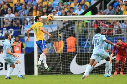  

PORTO ALEGRE, RS, BRASIL, 09-06-2013: Jogo entre as Seleções de Futebol do Brasil e da França, realizada na Arena do Grêmio. (Foto: Diego Vara/Agência RBS, ESPORTE) - Fred