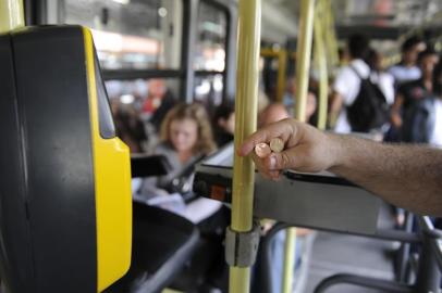  

Blumenau-SC-Brasil-18-06-2013, redução da passagem do ônibus de 15 centavos , foto no Terminal Aterro.