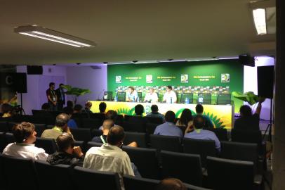 coletiva - uruguai - rdgol - 20/06/2013