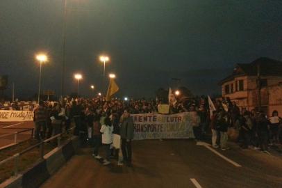 rdgol - cachoeirinha - protesto - bloqueio - avenida assis brasil