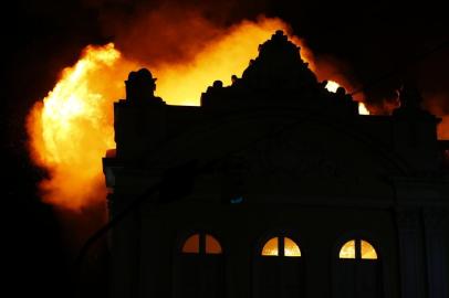  

Incêndio no Mercado Público