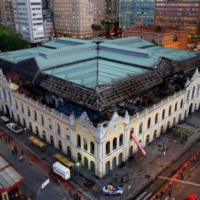  

PORTO ALEGRE, RS, BRASIL, 08-07-2013. Mercado Público de Porto Alegre. (Foto: Bruno Alencastro/Agência RBS, GERAL) Incêndio