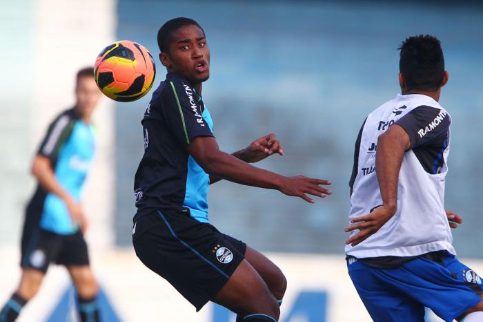 LUCAS UEBEL / GRÊMIO FBPA