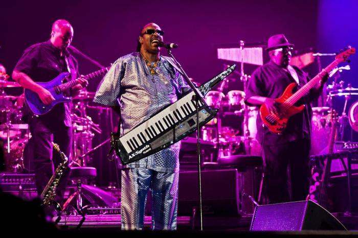 Stevie Wonder lança duas músicas inéditas após 11 anos