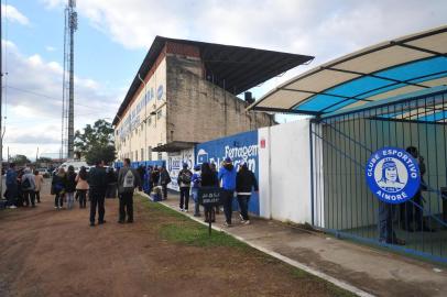  Movimentação no Estádio Cristo Rei, em São Leopoldo, ainda não é intensa, para o jogo entre Aimoré e Riograndense, pela Divisão de Acesso.