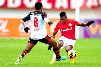  

Jogador Willians (D)
CAXIAS DO SUL, RS, BRASIL, 21-07-2013. Campeonato Brasileiro 2013, 8ª rodada - Inter x Flamengo no estádio Centenário. (Foto: FERNANDO GOMES/Agência RBS, ESPORTE)