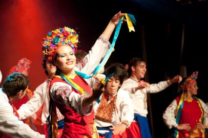 NOVA PETRÓPOLIS, RS, BRASIL, 12/08/2012. Grupos que irão participar do 40º Festival Internacional de Folclore de Nova Petrópolis, de 27 de julho a 12 de agosto de 2012. Na foto Ballet Ucraniano Roksolana, da Argentina. (Mauro Stoffel/Divulgação)