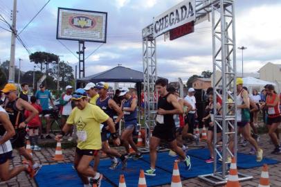 Largada da 2ª Maratona de Caxias