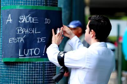  

PORTO ALEGRE, RS, BRASIL - 30-07-2013 - Paralisação dos médicos, Hospital de Clínicas de Porto Alegre (FOTO: FERNANDO GOMES/AGÊNCIA RBS, GERAL)