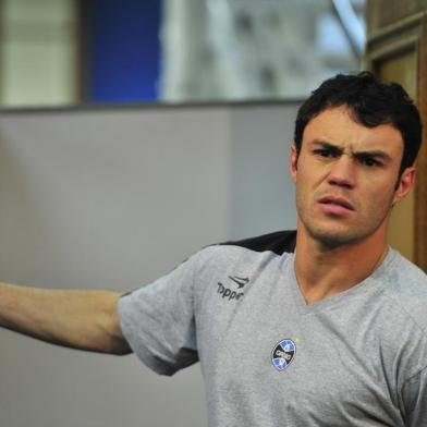  PORTO ALEGRE, RS, BRASIL, 01-08-2013. Treino do Grêmio no estádio Olímpico. (Foto: LAURO ALVES/Agência RBS, ESPORTE)Jogador kléber