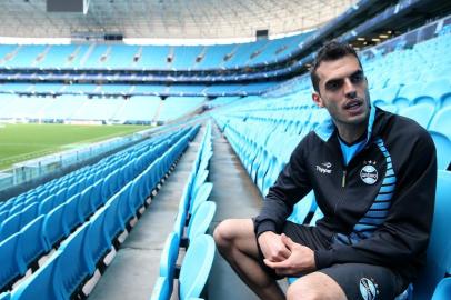  

Zagueiro Luiz Rhodolfo Dini Gaioto
PORTO ALEGRE, RS, BRASIL, 07-08-2013.Treino do Grêmio na Arena. (Foto: Bruno Alencastro/Agência RBS / ESPORTE)