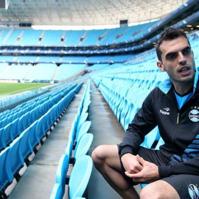  

Zagueiro Luiz Rhodolfo Dini Gaioto
PORTO ALEGRE, RS, BRASIL, 07-08-2013.Treino do Grêmio na Arena. (Foto: Bruno Alencastro/Agência RBS / ESPORTE)