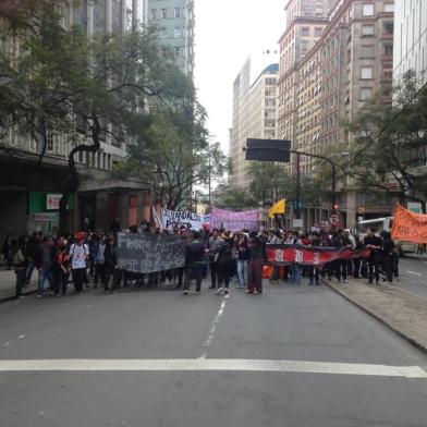 protesto - centro - estudantes - rdgol - 15/08/2013