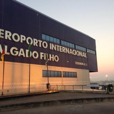 aeroporto - salgado filho - rdgol - neblina - 16/08/2013