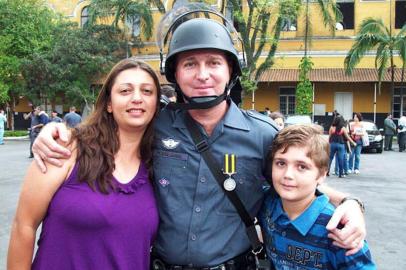  

Imagem do facebook de Marcelo Eduardo Bovo Pesseghini, jovem suspeito de ter matado o pai, o sargento da Rota Luis Marcelo Pesseghini, a mãe, a cabo Andrea Regina Pesseghini, a avó materna e uma tia. 