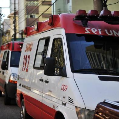  

PORTO ALEGRE, RS, BRASIL, 20/08/2013:  Viaturas do samu em frente ao HPS de Porto Alegre. (FOTO MARCELO OLIVEIRA - DIÁRIO GAÚCHO- AGENCIA RBS).