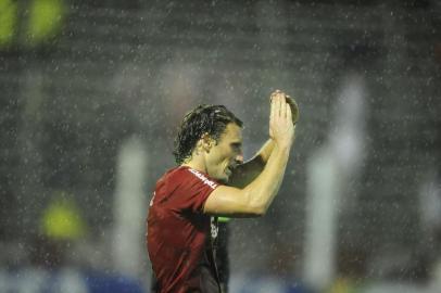  

Jogador Forlán faz o terceiro gol da partida
NOVO  HAMBURGO, Brasil, 22.08.2013,Copa do Brasil 2013 - Oitava de final, Inter x Salgueiro no estádio do Vale em Novo Hamburgo.(Foto:RICARDO DUARTE/ Agência RBS /ESPORTE)