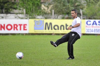  JOINVILLE, SC, BRASIL, 02-09-2013: Preparador físico Reverson Pimentel ex-jec. (Foto: Leo Munhoz/Agência RBS)