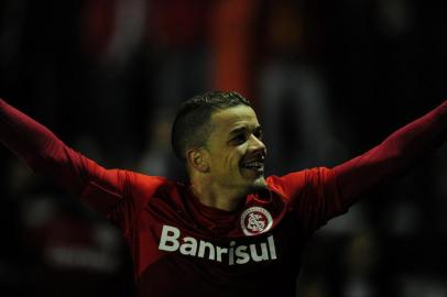  

Jogador D'Alessandro abre o placar, Inter 1 x 0 Corinthians
PORTO ALEGRE, RS, BRASIL, 04-09-2013, Campeonato Brasileiro 2013, Inter x Corinthians no estádio do Vale, Novo Hamburgo.(Foto: FÉLIX ZUCCO/Agência RBS,ESPORTES)