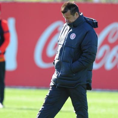  

PORTO ALEGRE, RS, BRASIL - 22-07-2013 - Treino do Internacional no CT Parque Gigante. Reapresentação do Inter depois da vitória sobre o Flamento, técnico Dunga (FOTO: FERNANDO GOMES/AGÊNCIA RBS, ESPORTES)