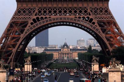 Torre Eiffel, Paris
 Fonte: Tadeu Vilani