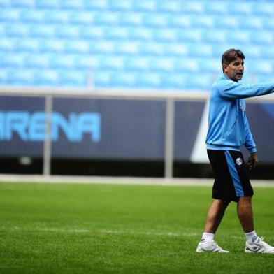  

PORTO ALEGRE-RS-BRASIL-20130712- Treino do Grêmio comandado por Renato Portaluppi,que recebeu a visita de sua filha Carol.(FOTO:MAURO VIEIRA/AGENCIA RBS-ESPORTE)