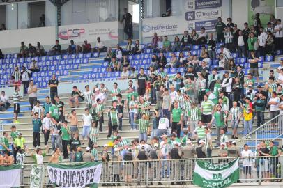  

LAJEADO, RS, BRASIL, 12/10/2013. Juventude x Tupi-MG, jogo válido pela semifinal da Série D do Campeonato Brasileiro e realizado no estádio Alve Azul, em Lajeado. (Porthus Junior/Pioneiro)