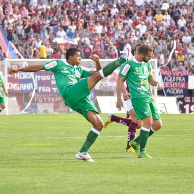 Caxias x Luverdense no estádio Centenário