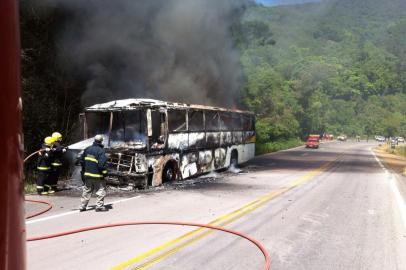 torcida, inter, ônibus, fogo, queimado, gre-nal, caxias, farroupilha, 20102013