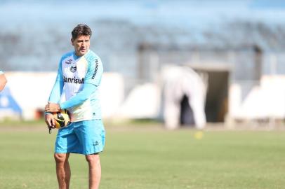  
Técnico Renato Portaluppi
PORTO ALEGRE,RS,Brasil, 25-10-2013 - Primeiro treino do Grêmio depois da classificação na Copa do Brasil e preparação para o jogo contra o Coritiba pelo Brasileirão.(Foto: Ricardo Duarte/AGÊNCIA RBS)