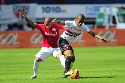  

CAXIAS DO SUL, RS, BRASIL, 27/10/2013. Internacional x São Paulo, jogo válido pela série A do Campeonato Brasileiro e realizado no estádio Centenário, em Caxias do Sul. (Porthus Junior/Pioneiro)