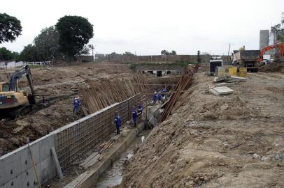 Obra de ampliação do arroio Cavalhada vai atravessar a avenida Icaraí, bairro Cristal