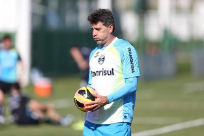  
Técnico Renato Portuppi
CORITIBA,Brasil, 29-10-2013 - Treino do Grêmio no CT da Graciosa, centro de treinamento do Coritiba. (Foto: DIEGO VARA/AGÊNCIA RBS)
Indexador: Diego Vara