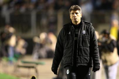  

Técnico Renato Portaluppi
CURITIBA,Brasil, 30-10-2013 - Copa do Brasil - Semifinal, Atlético-PR x Grêmio na Vila Capanema, em Curitiba.(Foto: DIEGO VARA/AGÊNCIA RBS)
Indexador: Diego Vara