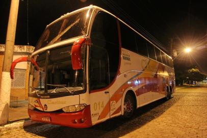  

Criminosos assaltam, em Arroio dos Ratos, passageiros de ônibus que iam para a fronteira realizar compras, 06112013