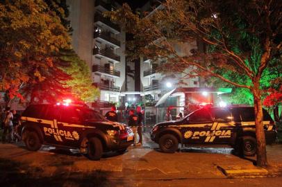  

Incêndio atinge apartamento na Avenida Panamericana, na zona norte de Porto Alegre