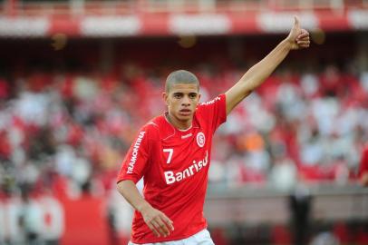  Inter enfrenta o Cruzeiro na primeira rodada do Brasileirão 2010 no estádio Beira-Rio.Taison