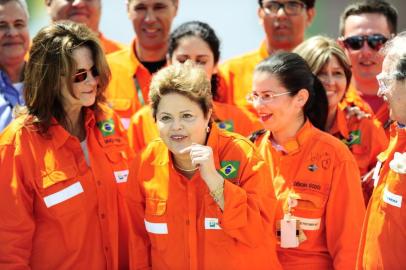  

RIO GRANDE, RS, BRASIL - 08-11-2013 - Dilma desembarca em Rio Grande e inicia visita a obras (FOTO: FÉLIX ZUCCO/AGÊNCIA RBS, POLÍTICA)