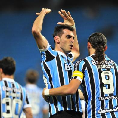  

Jogador Rhodolfo abre o placar - Grêmio 1x0 Vasco
PORTO ALEGRE,RS,BRASIL - 13-11-2013 -Brasileirão 2013, Grêmio x Vasco na Arena.(FOTO: RICARDO DUARTE/AGÊNCIA RBS - ESPORTE)