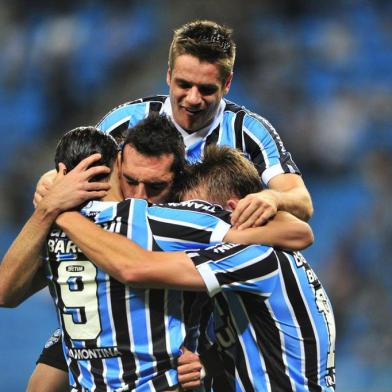  

Jogador Rhodolfo abre o placar - Grêmio 1x0 Vasco
PORTO ALEGRE,RS,BRASIL - 13-11-2013 -Brasileirão 2013, Grêmio x Vasco na Arena.(FOTO: RICARDO DUARTE/AGÊNCIA RBS - ESPORTE)