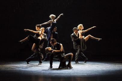 espetáculo ¿Taco, Punta & Traspié¿ o primeiro bailarino do Teatro Colón, de Buenos Aires e sua companhia de tango.