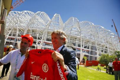  

PORTO ALEGRE , RS , BRASIL , 08-12-2013 - Inspeção da comitiva da Holanda no estádio Beira-Rio.( FOTO : FÉLIX ZUCCO / AGENCIA RBS)