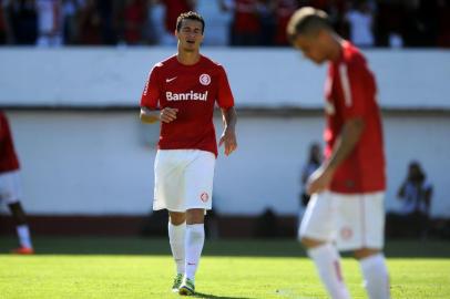  

CAXIAS DO SUL , RS , BRASIL , 08-12-2013 - Campeonato Brasileiro - 38ª Rodada, Inter x Ponte Preta no estádio Centenário.(FOTO :BRUNO ALENCASTRO/ AGENCIA RBS)