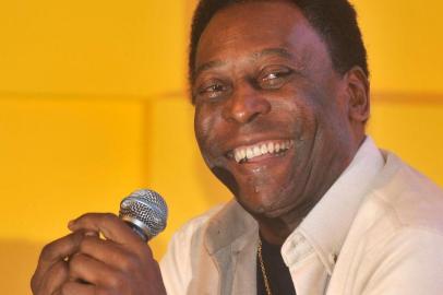 Pelé estreia campanha da Vivo na copa 