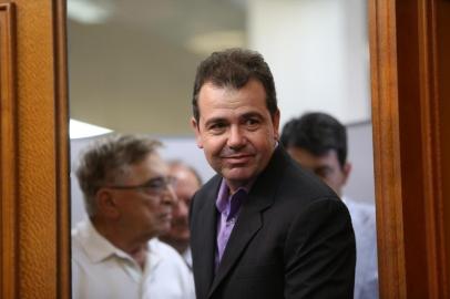  

PORTO ALEGRE, BRASIL, 16-12-2013 - O presidente Fábio Koff apresenta Enderson Moreira como novo técnico do Grêmio, no estádio Olímpico.(FOTO: RICARDO DUARTE/ AGÊNCIA RBS)