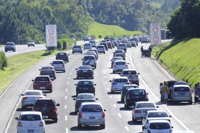 tvcomrs tvcom freeway abre e fecha saída feriado trânsito 