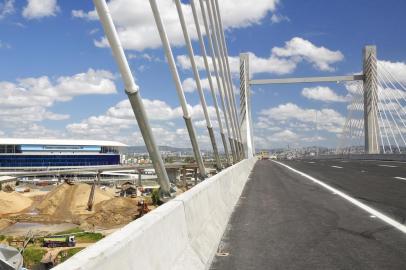  

PORTO ALEGRE, RS, BRASIL, 18/12/2013: Especial Rodovia do Parque - Ponte Estaiada. (Omar Freitas/Agência RBS)
Indexador: Omar Freitas